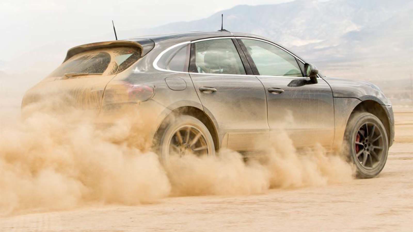 Desert Sand Removal services from car in Dubai